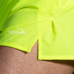 BROOKS Men's Sherpa 3" Split Short (305 - Nightlife) -TCRunning Shop 211329 305 D4 Sherpa 3in Split Short