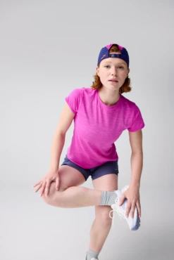 Brooks Women’s Luxe Short Sleeve Performance Tee - Heather Magenta 5 Brooks Women’s Luxe Short Sleeve Performance Tee - Heather Magenta -TCRunning Shop 221659 512 MV Luxe Short Sleeve