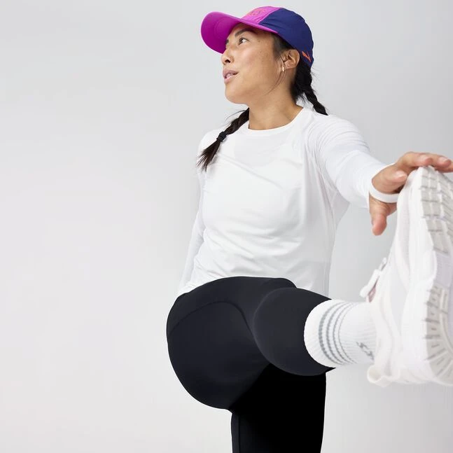 Brooks Women's Luxe Long Sleeve Performance Running Top - White 4 Brooks Women's Luxe Long Sleeve Performance Running Top - White - Image 4