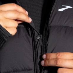 BROOKS Women's Shield Hybrid Vest 3.0 (001 - Black) -TCRunning Shop 221695 001 D4 Shield Hybrid Vest 3