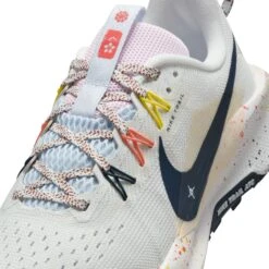 Nike Women’s React Pegasus Trail 5 (102 - Summit White/Armory Navy-Football Grey) 14 Nike Women’s React Pegasus Trail 5 (102 - Summit White/Armory Navy-Football Grey) -TCRunning Shop AURORA DV3865 102 PHSYD001 2000