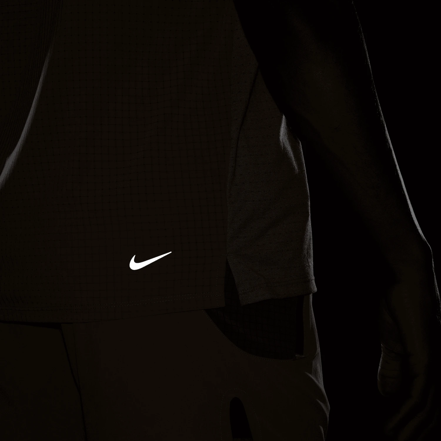 Nike Men's Dri-FIT Trail Solar Chase Short-Sleeve Running Top 8 Nike Men's Dri-FIT Trail Solar Chase Short-Sleeve Running Top - Image 8