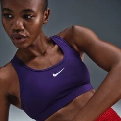 Nike Women’s Swoosh Medium Support Sports Bra (547 - Court Purple/White) -TCRunning Shop AURORA DX6821 547 PHSYMG03 2000