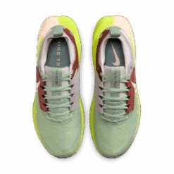 Nike Women’s Zegama Trail 2 (300 - Jade Horizon/Sail-Cyber-Crimson Tint) 18 Nike Women’s Zegama Trail 2 (300 - Jade Horizon/Sail-Cyber-Crimson Tint) -TCRunning Shop AURORA FD5191 300 PHCTH001 2000