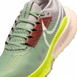 Nike Women’s Zegama Trail 2 (300 - Jade Horizon/Sail-Cyber-Crimson Tint) 14 Nike Women’s Zegama Trail 2 (300 - Jade Horizon/Sail-Cyber-Crimson Tint) -TCRunning Shop AURORA FD5191 300 PHSYD001 2000
