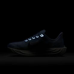 Nike Women’s Pegasus Plus (402 - Aluminum/Black-Royal Pulse-White) 23 Nike Women’s Pegasus Plus (402 - Aluminum/Black-Royal Pulse-White) -TCRunning Shop AURORA FQ7261 402 PHSLH201 2000