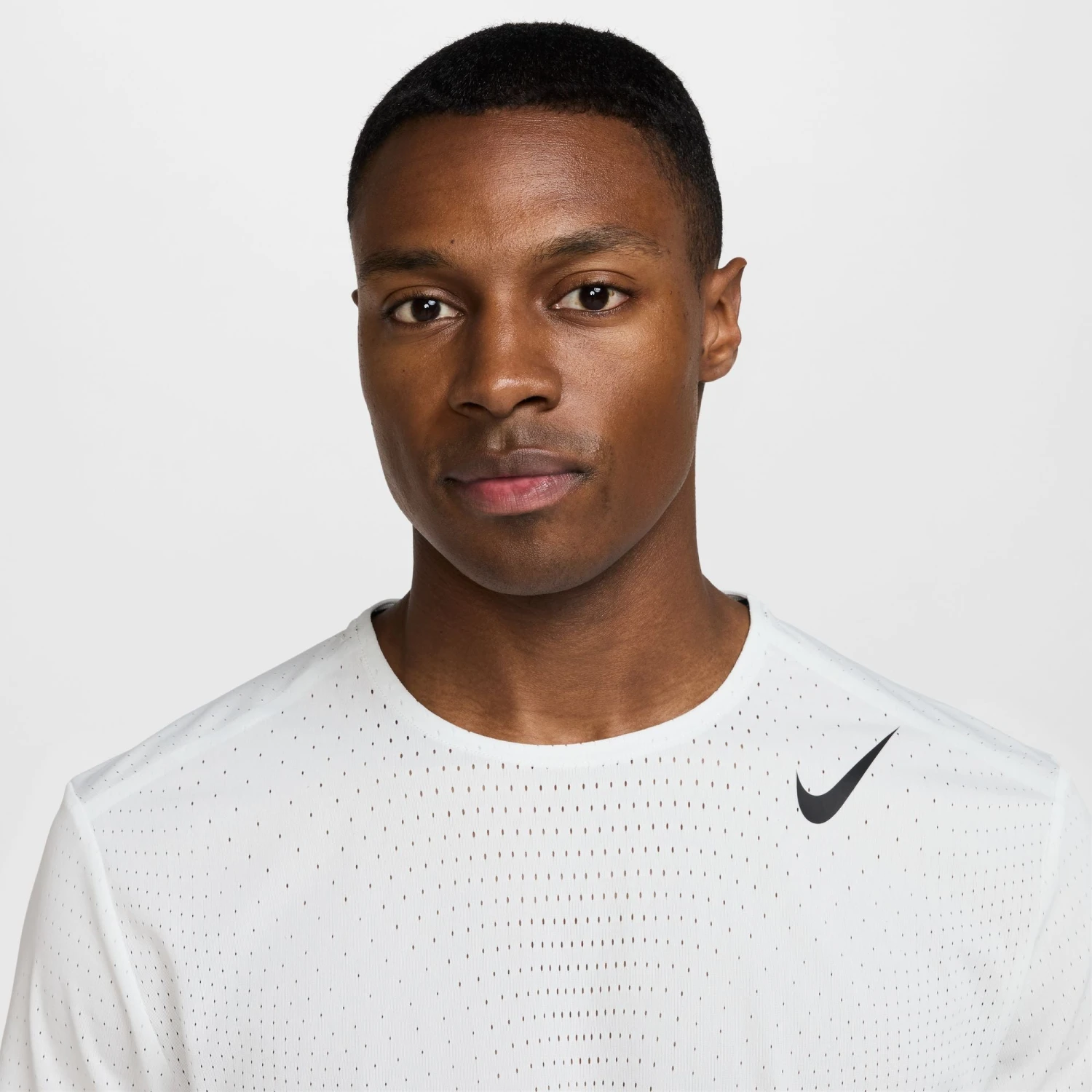 Nike Men's AeroSwift Dri-FIT ADV Short-Sleeve Running Top (121 - Summit White/Black) 4 Nike Men's AeroSwift Dri-FIT ADV Short-Sleeve Running Top (121 - Summit White/Black) - Image 4