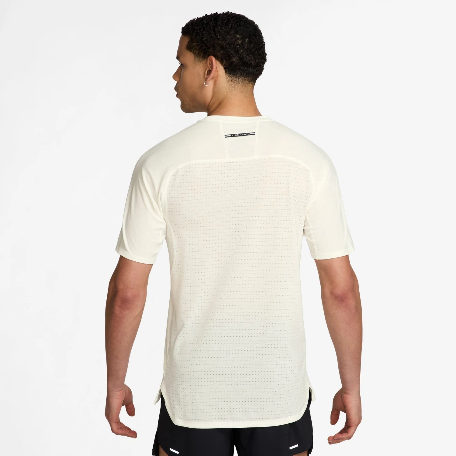 Nike Men's Solar Chase Dri-FIT ADV Short-Sleeve Running Top 2 Nike Men's Solar Chase Dri-FIT ADV Short-Sleeve Running Top - Image 2