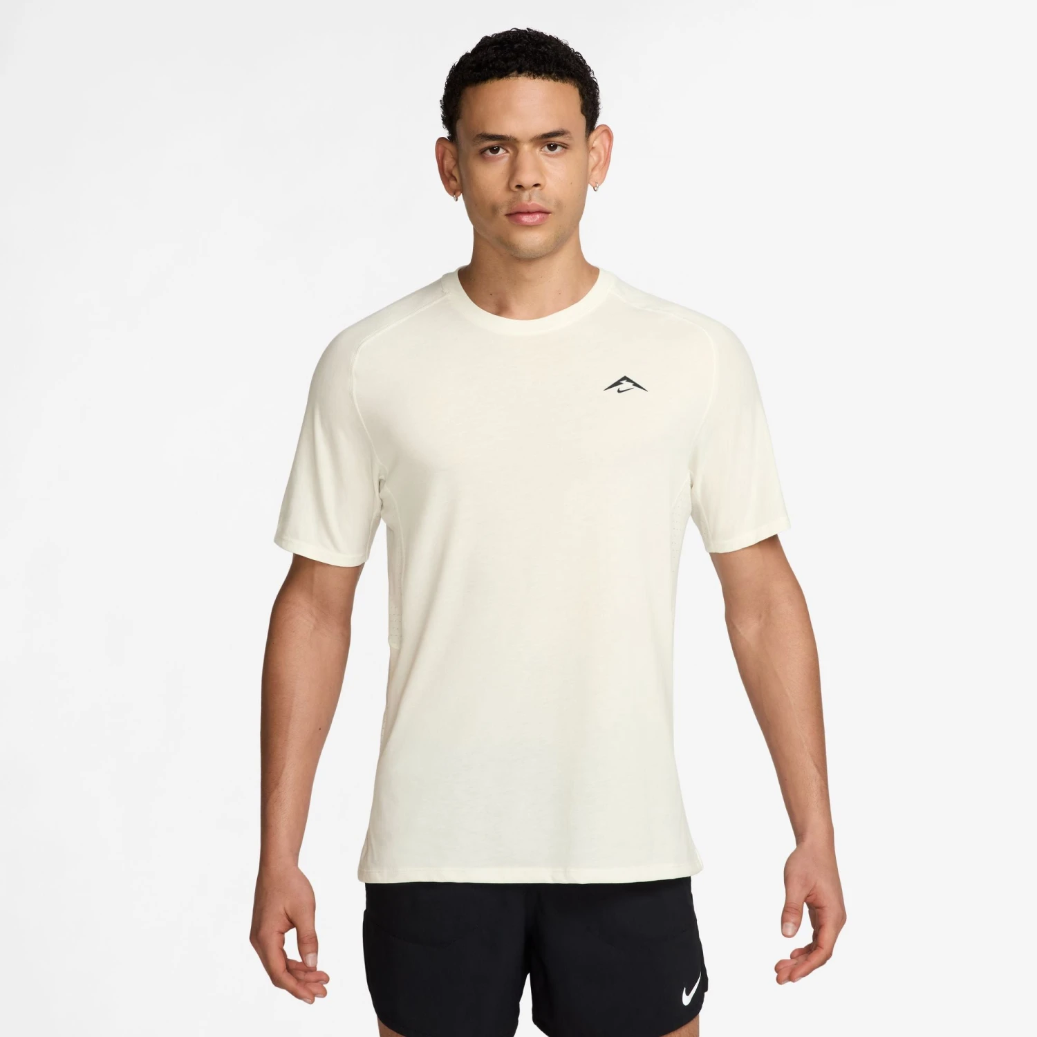 Nike Men's Solar Chase Dri-FIT ADV Short-Sleeve Running Top 1 Nike Men's Solar Chase Dri-FIT ADV Short-Sleeve Running Top