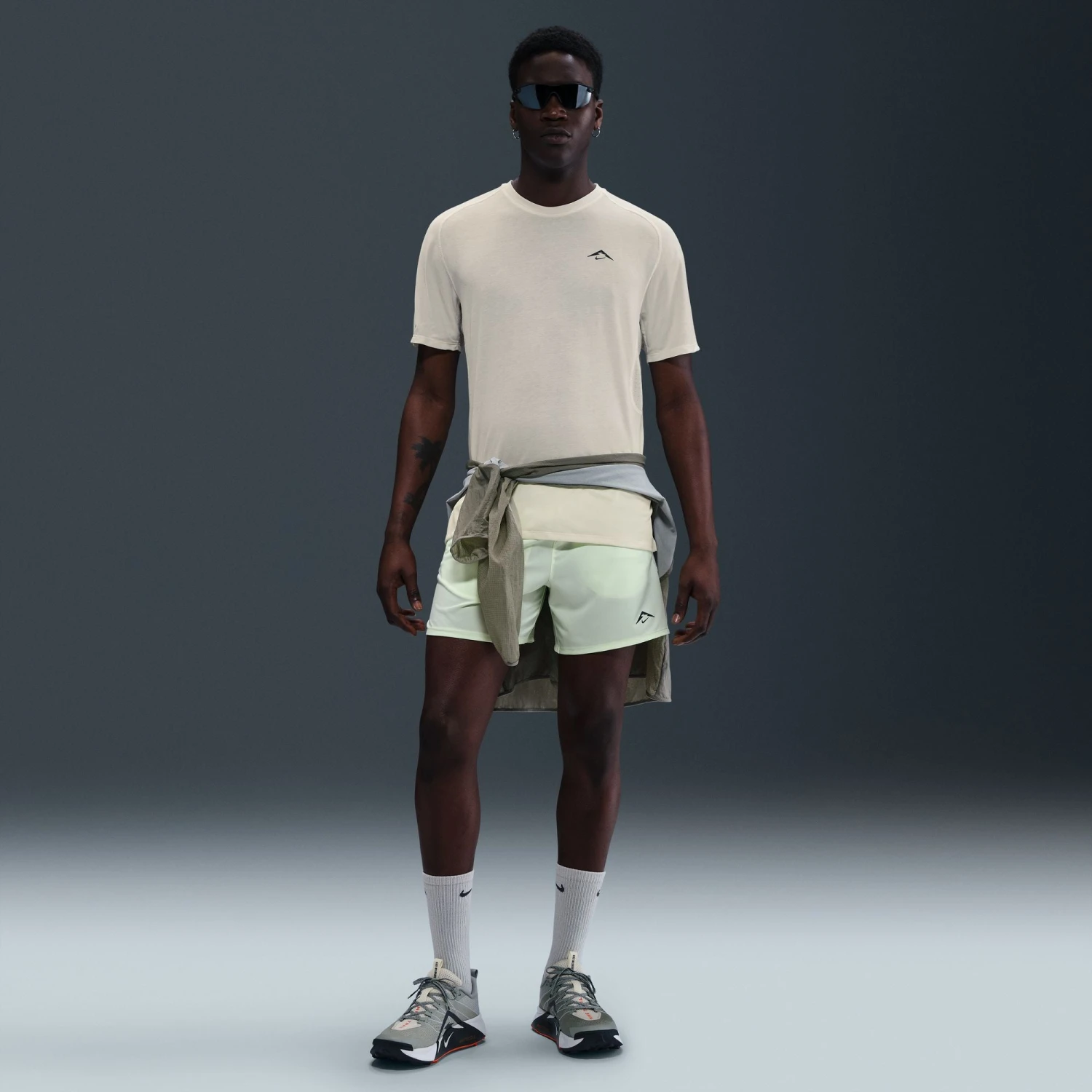 Nike Men's Solar Chase Dri-FIT ADV Short-Sleeve Running Top 7 Nike Men's Solar Chase Dri-FIT ADV Short-Sleeve Running Top - Image 7