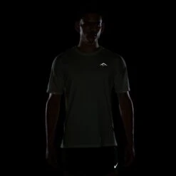 Nike Men's Solar Chase Dri-FIT ADV Short-Sleeve Running Top 17 Nike Men's Solar Chase Dri-FIT ADV Short-Sleeve Running Top -TCRunning Shop AURORA HJ3580 133 PHSYM200 2000