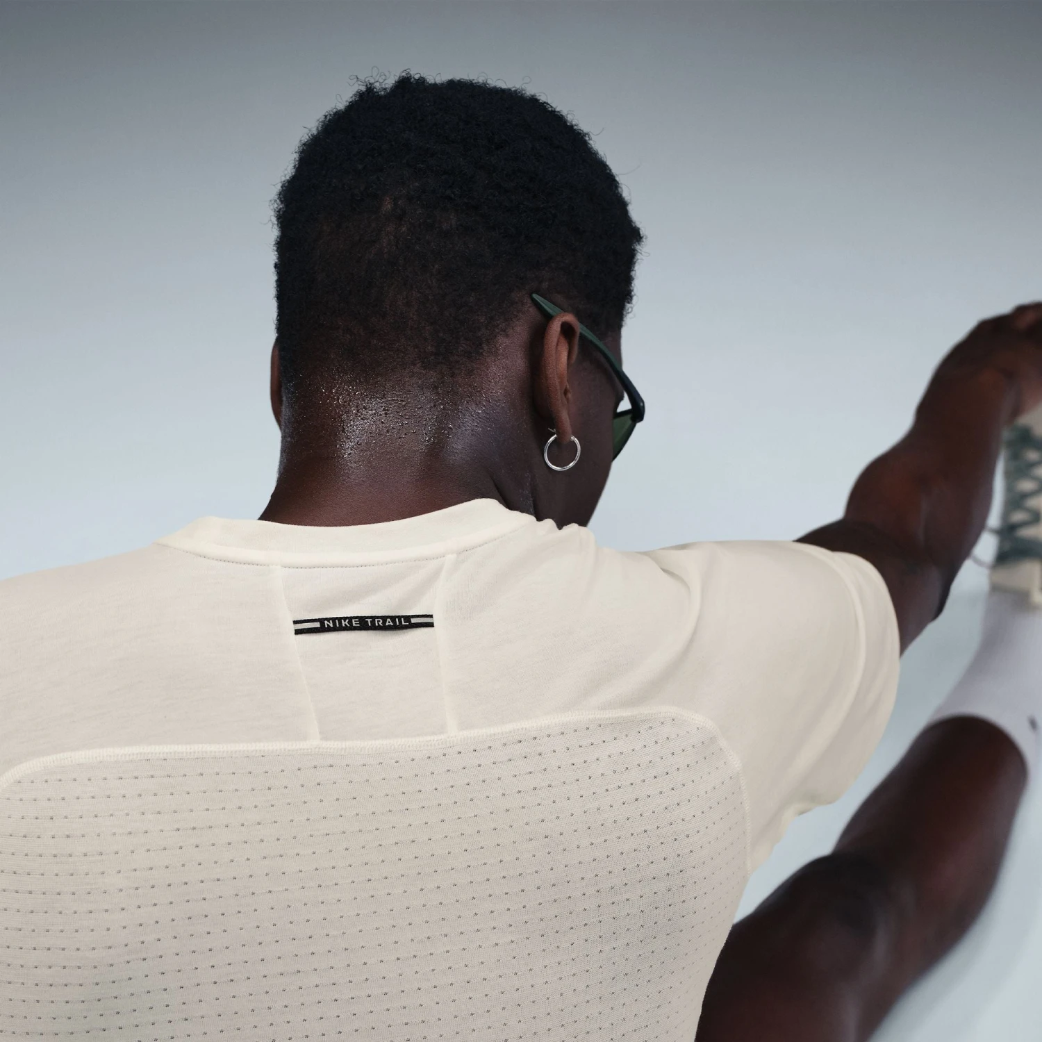 Nike Men's Solar Chase Dri-FIT ADV Short-Sleeve Running Top 5 Nike Men's Solar Chase Dri-FIT ADV Short-Sleeve Running Top - Image 5