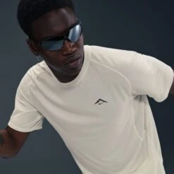 Nike Men's Solar Chase Dri-FIT ADV Short-Sleeve Running Top 12 Nike Men's Solar Chase Dri-FIT ADV Short-Sleeve Running Top -TCRunning Shop AURORA HJ3580 133 PHSYMG03 2000