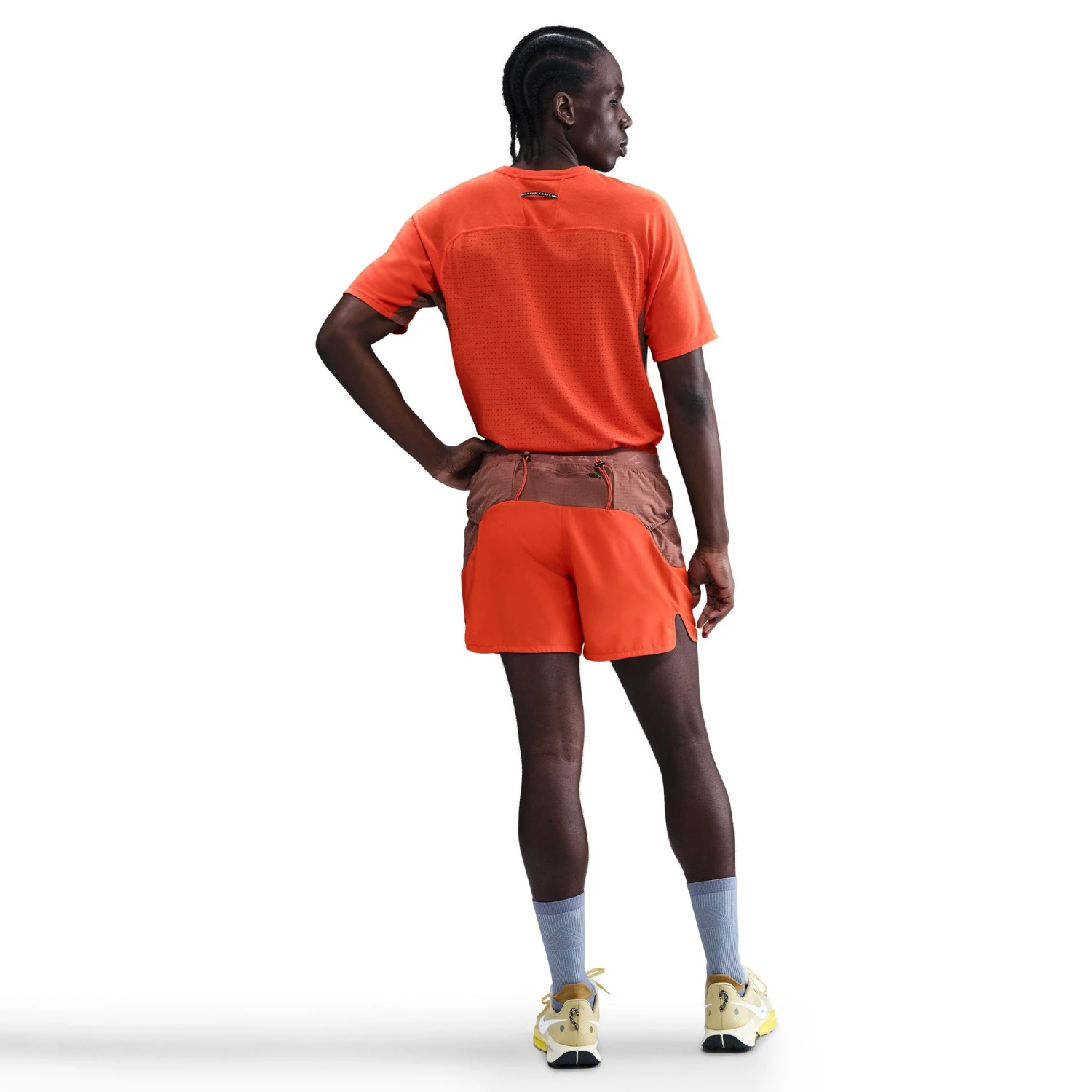 Nike Men's Solar Chase Dri-FIT ADV Short-Sleeve Running Top (633 - Picante Red/Black) 2 Nike Men's Solar Chase Dri-FIT ADV Short-Sleeve Running Top (633 - Picante Red/Black) - Image 2