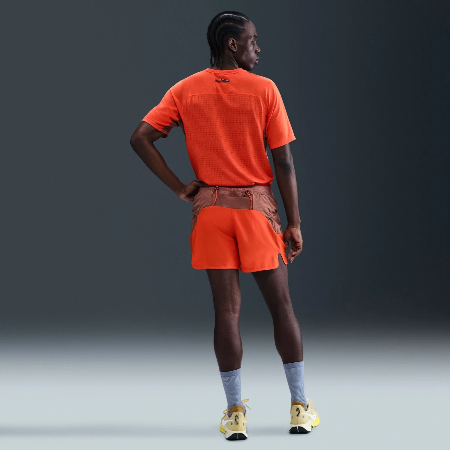 Nike Men's Solar Chase Dri-FIT ADV Short-Sleeve Running Top (633 - Picante Red/Black) 10 Nike Men's Solar Chase Dri-FIT ADV Short-Sleeve Running Top (633 - Picante Red/Black) - Image 10