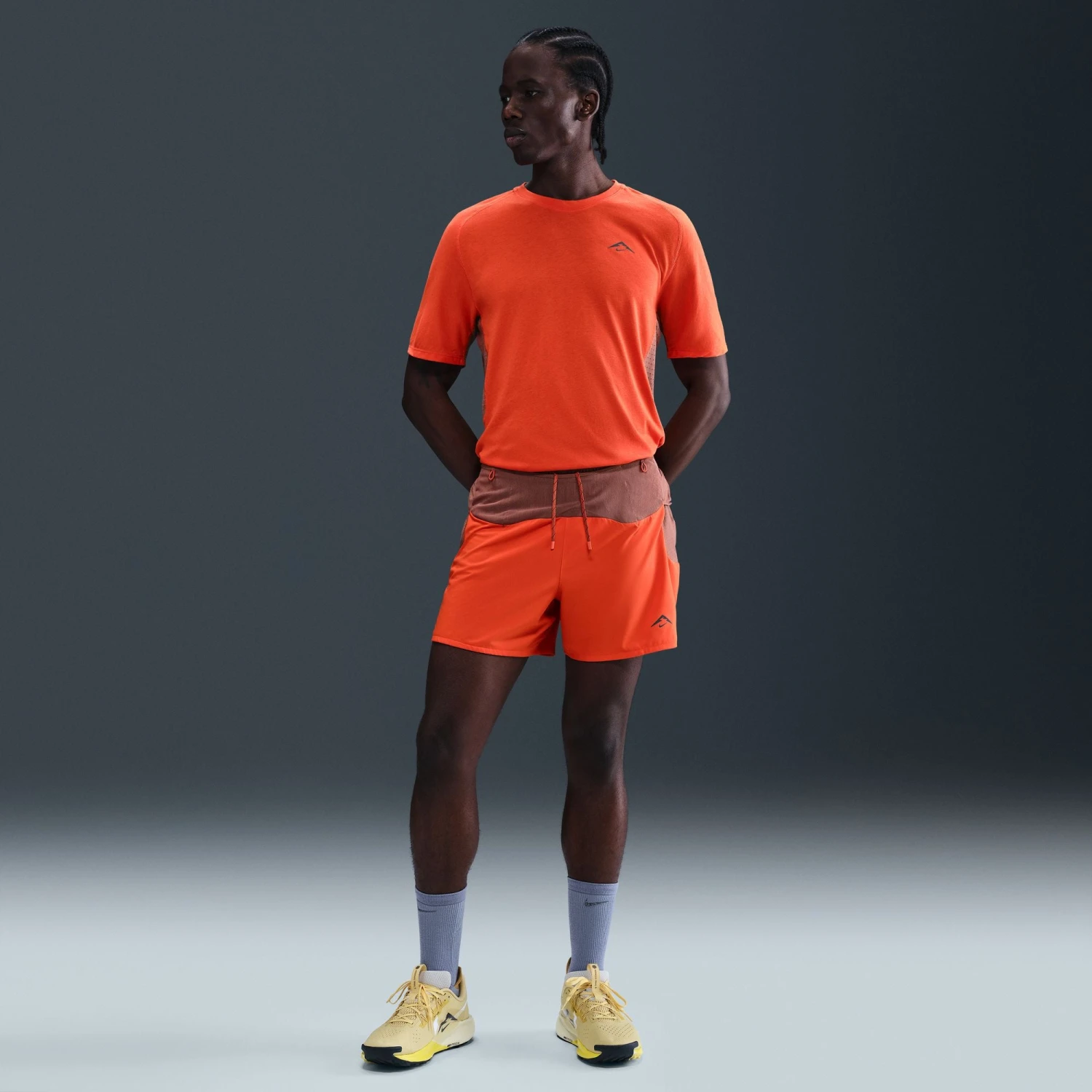 Nike Men's Solar Chase Dri-FIT ADV Short-Sleeve Running Top (633 - Picante Red/Black) 9 Nike Men's Solar Chase Dri-FIT ADV Short-Sleeve Running Top (633 - Picante Red/Black) - Image 9