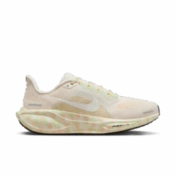 Nike Women's Pegasus 41 (133 - Sail/Sail-Crimson Tint-Vapor Green)