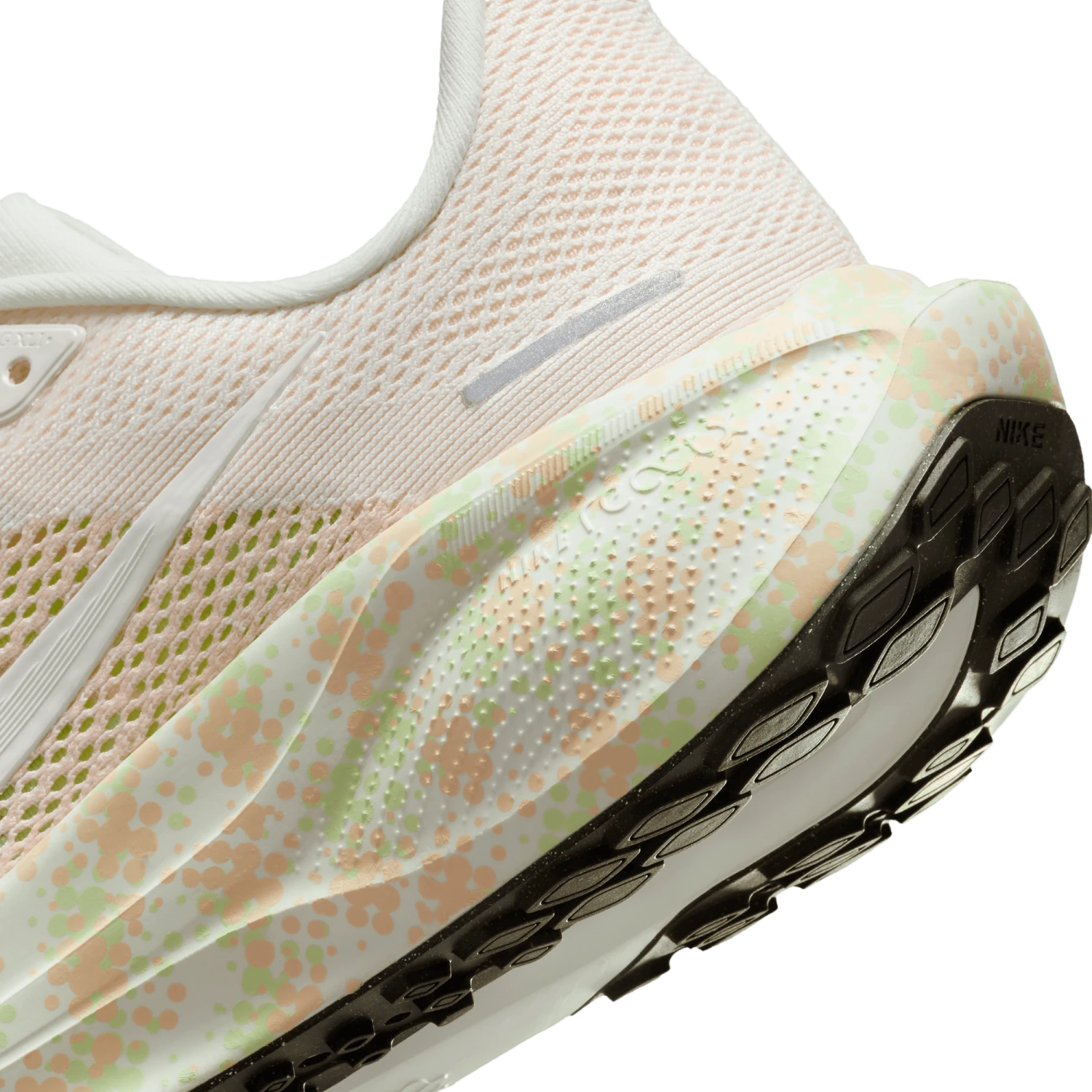 Nike Women's Pegasus 41 (133 - Sail/Sail-Crimson Tint-Vapor Green) 5 Nike Women's Pegasus 41 (133 - Sail/Sail-Crimson Tint-Vapor Green) - Image 5