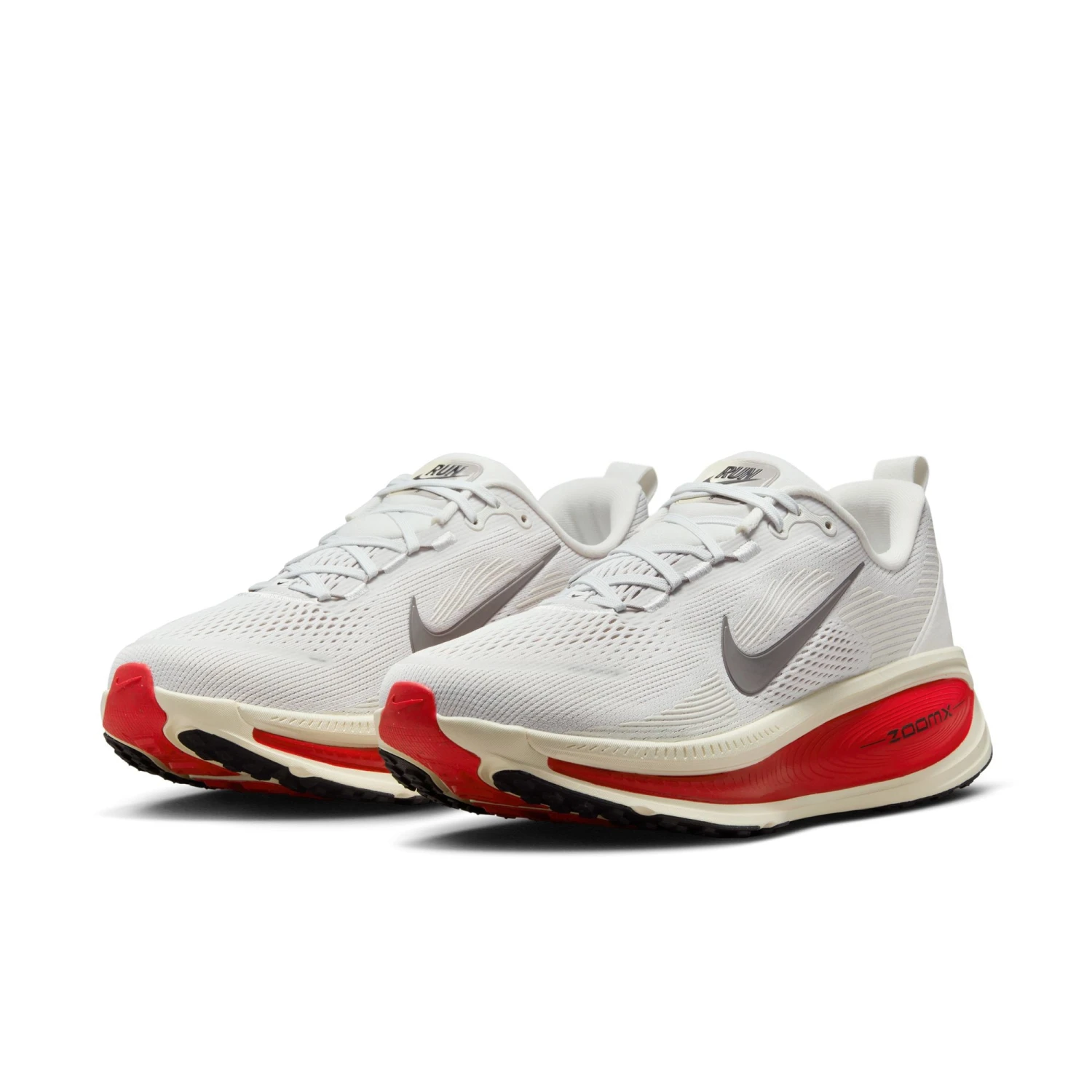 Nike Men’s Vomero 18 (001 - Platinum Tint/Metallic Pewter-Siren Red) 3 Nike Men’s Vomero 18 (001 - Platinum Tint/Metallic Pewter-Siren Red) - Image 3