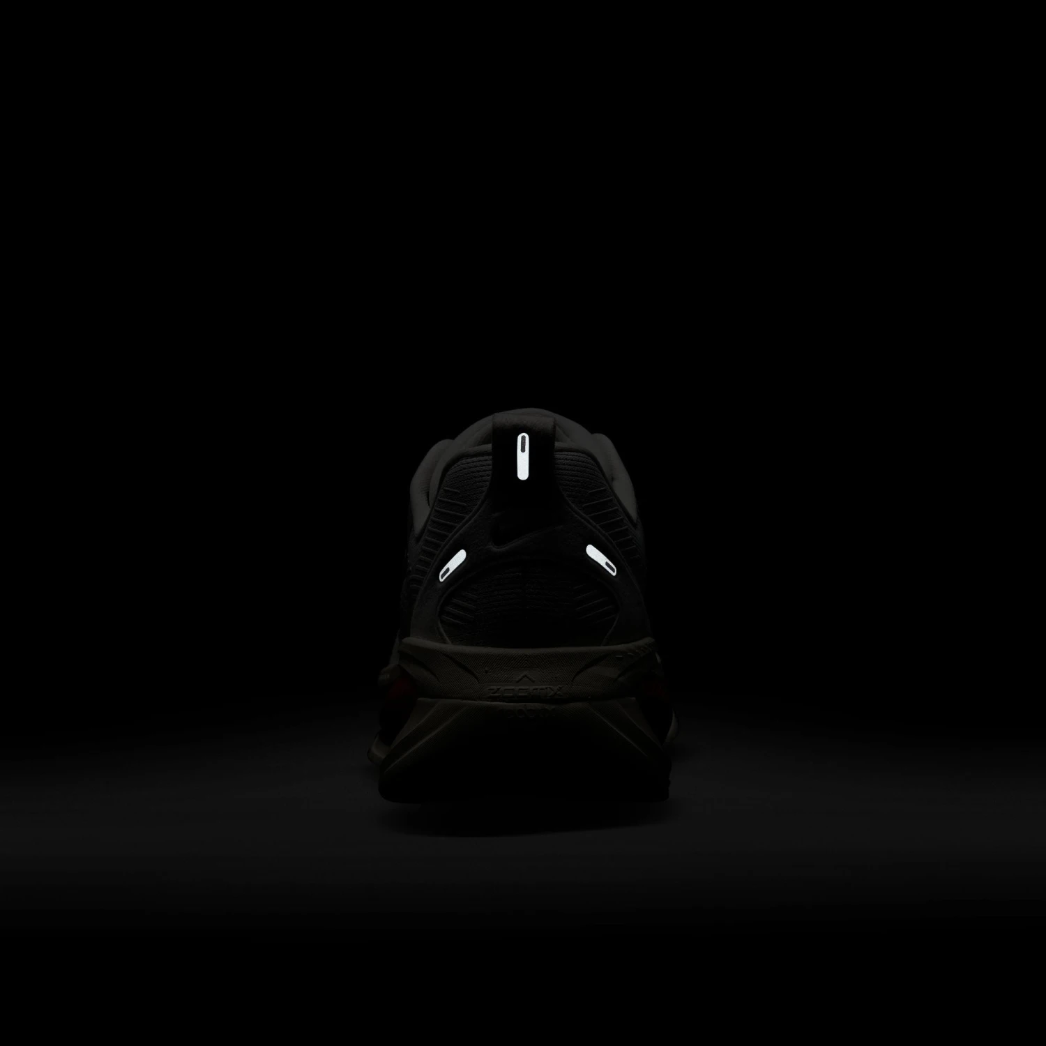 Nike Men’s Vomero 18 (001 - Platinum Tint/Metallic Pewter-Siren Red) 12 Nike Men’s Vomero 18 (001 - Platinum Tint/Metallic Pewter-Siren Red) - Image 12