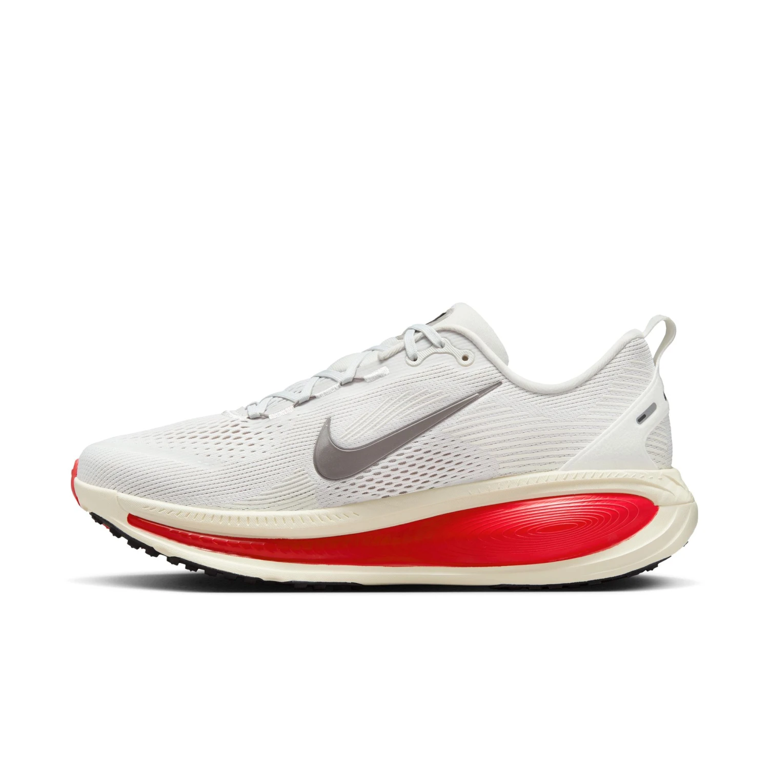 Nike Men’s Vomero 18 (001 - Platinum Tint/Metallic Pewter-Siren Red) 2 Nike Men’s Vomero 18 (001 - Platinum Tint/Metallic Pewter-Siren Red) - Image 2