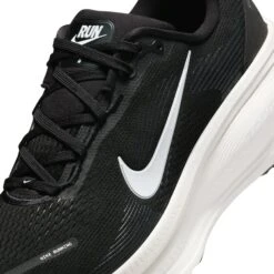 Nike Men's Vomero 18 (007 - Black/Summit White/Coconut) -TCRunning Shop AURORA HM6803 007 PHSYD001 2000