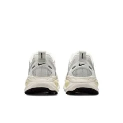 Nike Men's Vomero 18 (101 - Summit White/Black-Coconut Milk) -TCRunning Shop AURORA HM6803 101 PHCBH000 2000