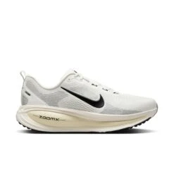 Nike Men's Vomero 18 (101 - Summit White/Black-Coconut Milk)