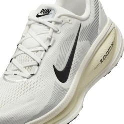 Nike Men's Vomero 18 (101 - Summit White/Black-Coconut Milk) -TCRunning Shop AURORA HM6803 101 PHSYD001 2000