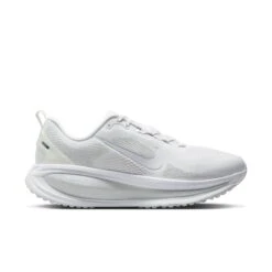 Nike Men's Vomero 18 (106 - White/White-Photon Dust-Summit White)