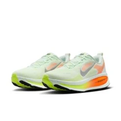 Nike Men's Vomero 18 (300 - Barely Green/Metallic Silver) -TCRunning Shop AURORA HM6803 300 PHCFH001 2000