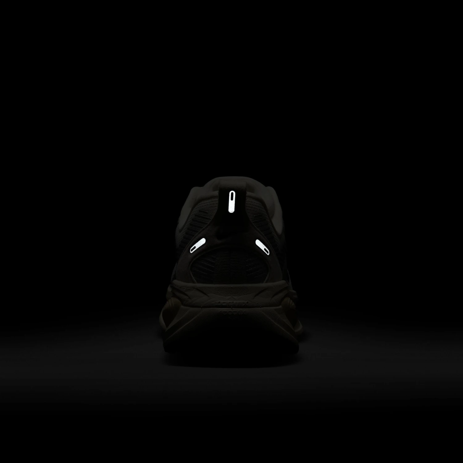 Nike Women's Vomero 18 (101 - Summit White/Black-Coconut Milk) 12 Nike Women's Vomero 18 (101 - Summit White/Black-Coconut Milk) - Image 12