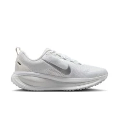 Nike Women's Vomero 18 (104 - White/Metallic Silver-Photon Dust)