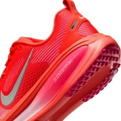 Nike Women's Vomero 18 (603 - Bright Crimson/Metallic Silver) 16 Nike Women's Vomero 18 (603 - Bright Crimson/Metallic Silver) -TCRunning Shop AURORA HM6804 603 PHSYD002 2000