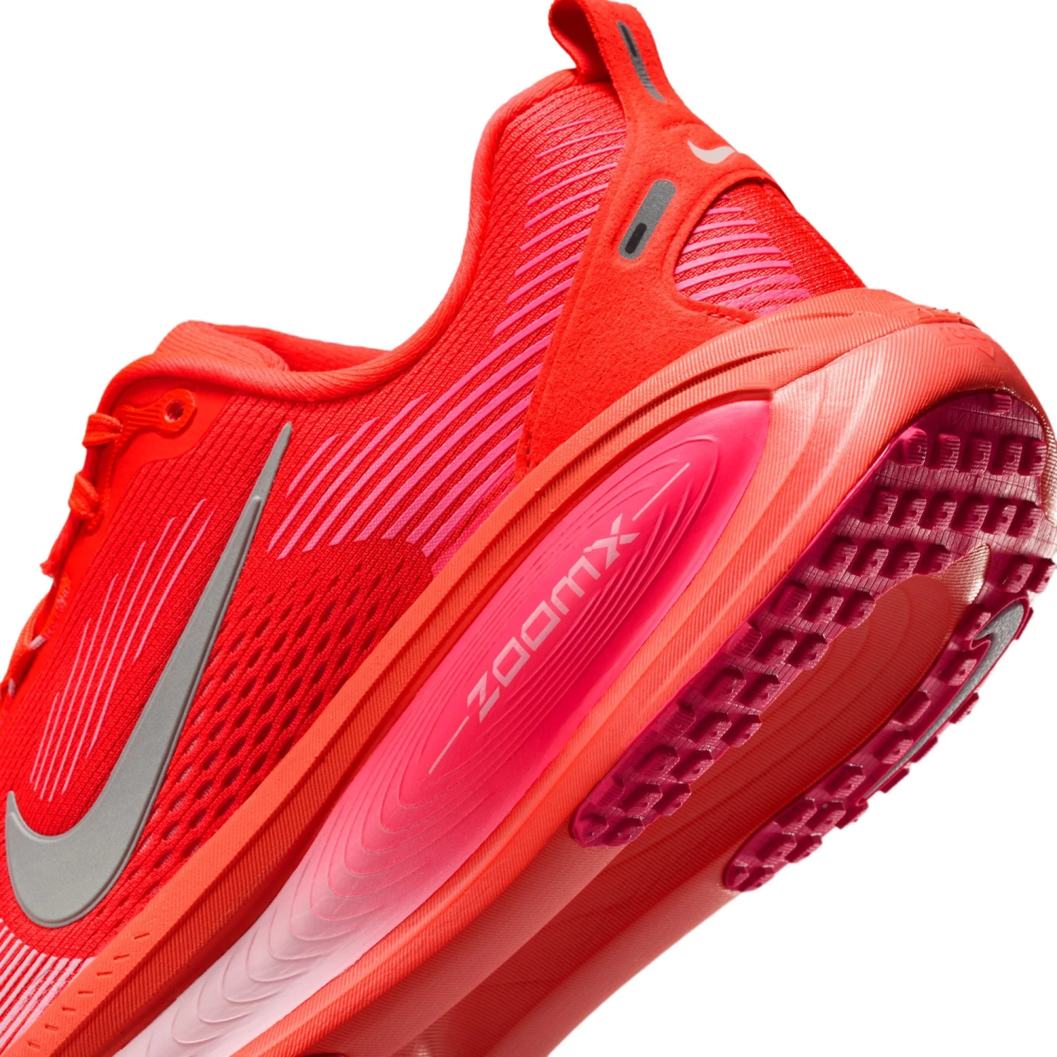 Nike Women's Vomero 18 (603 - Bright Crimson/Metallic Silver) 5 Nike Women's Vomero 18 (603 - Bright Crimson/Metallic Silver) - Image 5