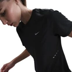 Nike Women's Swift Dri-FIT Short-Sleeve Running Top - Black -TCRunning Shop AURORA HM9698 010 PHSYM001 2000