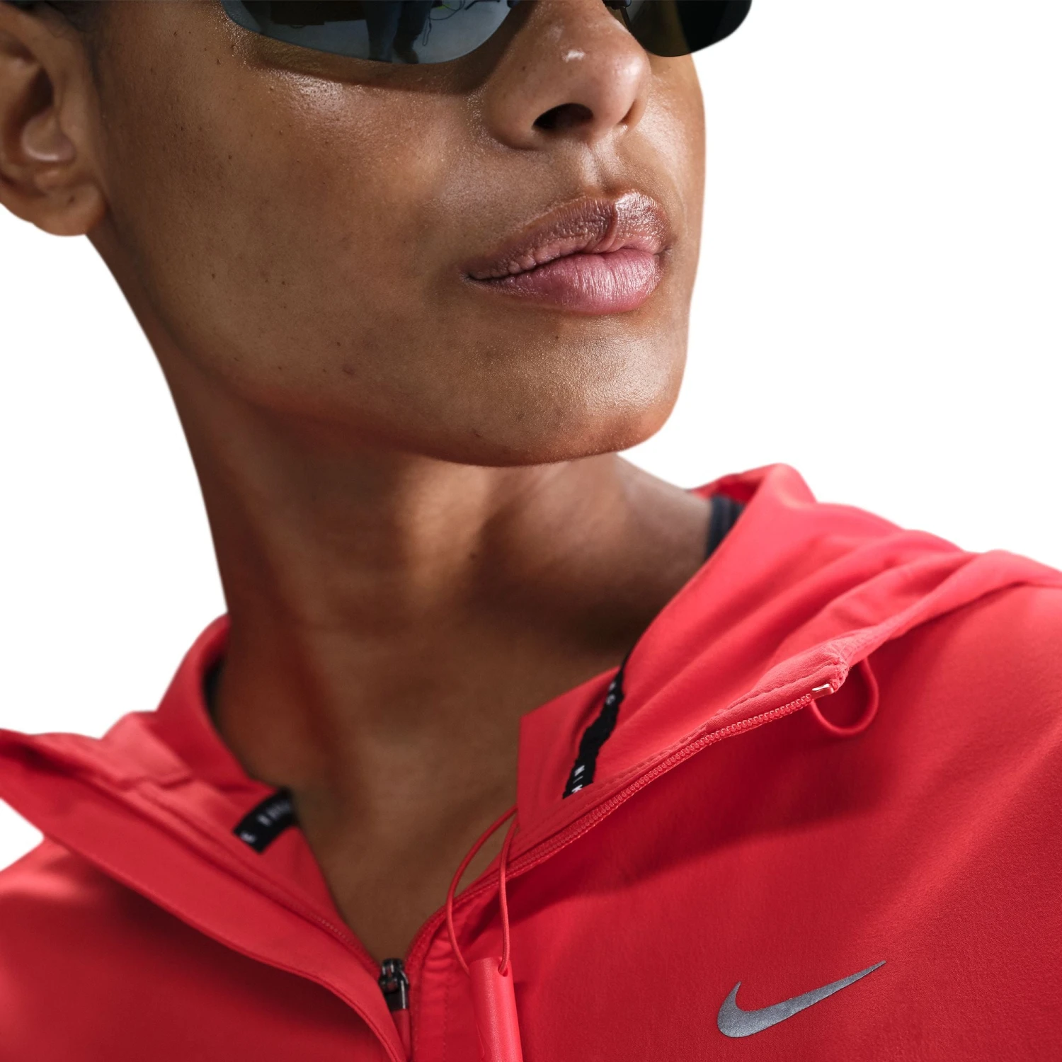 Nike Women's Swift Repel Packable Running Jacket (696 - LT Crimson/Reflective Silver) 5 Nike Women's Swift Repel Packable Running Jacket (696 - LT Crimson/Reflective Silver) - Image 5