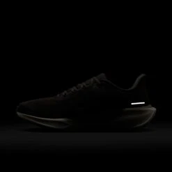 Nike Men's Pegasus 41 "Jakob Ingebrigtsen" (200 - Medium Ash/Mtlc Gold Grain-Summit White) 27 Nike Men's Pegasus 41 "Jakob Ingebrigtsen" (200 - Medium Ash/Mtlc Gold Grain-Summit White) -TCRunning Shop AURORA HQ3040 200 PHSLH201 2000