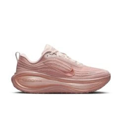 Nike Women's Vomero Plus (601 - Particle Pink/Mtlc Rose Gold-Silt Red)
