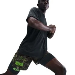 Nike Men's Dri-FIT 7" Brief-Lined Printed Running Shorts (012 - Black/White/Forest Green/Reflective Silver) -TCRunning Shop AURORA IH4512 012 PHSYM003 2000