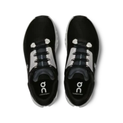 On Women’s Cloudstratus 3 (Black/Frost) 9 On Women’s Cloudstratus 3 (Black/Frost) -TCRunning Shop IMG 3997