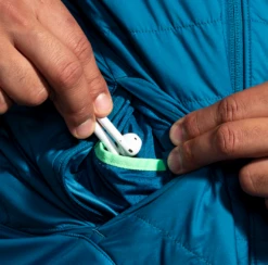 BROOKS Men's Shield Hybrid Jacket 2.0 (474 - Dark Ocean) -TCRunning Shop IMG 4188