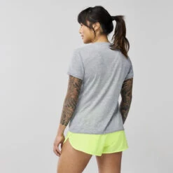 BROOKS Women's Distance Short Sleeve 3.0 (012 - Htr Ash/Run Happy) -TCRunning Shop Image198 0cccb0ef bce5 4746 b109 9faeee5959e3