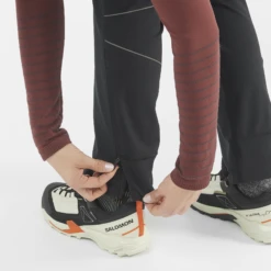 Salomon Women's Elevate SShell Pant (Deep Black) 13 Salomon Women's Elevate SShell Pant (Deep Black) -TCRunning Shop LC2361200 4 MOD elevatesshellpant deepblack zipbas w