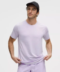 Lululemon Men's License To Train Short-Sleeve Shirt in Heathered Lavender Frost