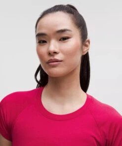 Lululemon Women's Swiftly Tech Short-Sleeve Shirt 2.0 *Hip Length (Pink Dragonfruit) 6 Lululemon Women's Swiftly Tech Short-Sleeve Shirt 2.0 *Hip Length (Pink Dragonfruit) -TCRunning Shop LW3DFMS 070720 4