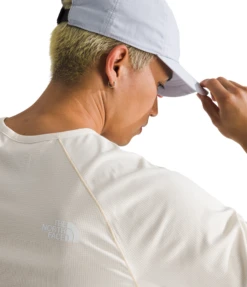 The North Face Men’s Sunriser Long-Sleeve (White Dune) 7 The North Face Men’s Sunriser Long-Sleeve (White Dune) -TCRunning Shop NF0A8BBNQLI HERO3