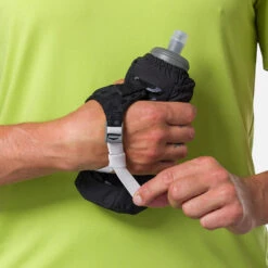 Nathan Pinnacle 18oz Insulated Handheld Soft Flask - Grip-Free Hydration 17 Nathan Pinnacle 18oz Insulated Handheld Soft Flask - Grip-Free Hydration -TCRunning Shop NS70680 00010 Pinnacle 18ozInsulSoftFlask onBody 4 1000x f447ba4f f2bd 48d4 a352 11a560a36fdb