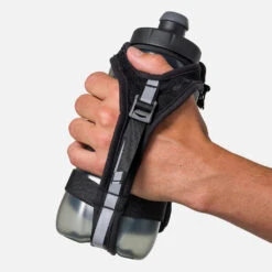 Nathan SpeedDraw 2 Flask 22oz - Handheld Running Hydration -TCRunning Shop NS70820 00010 SpeedDraw2 22ozFlask onBody 2 1000x e329202e 8a0f 4b76 bfe8 b22244bb476d