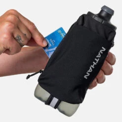 Nathan SpeedDraw 2 Flask 22oz - Handheld Running Hydration -TCRunning Shop NS70820 00010 SpeedDraw2 22ozFlask onBody 3 1000x b8f63e5c 8ce8 4b62 94e6 a0e0cb980d45
